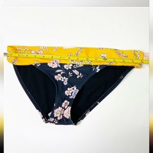 NWT- Bikini Bottom, Size Large